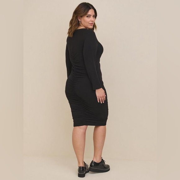 Torrid  Mini Ruched Jersey Bodycon Dress - Plus Size 1X - Picture 3 of 11
